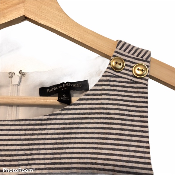 Banana Republic Grey/White Seersucker Dress - Picture 2 of 3